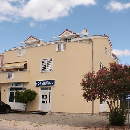 Apartments Dalmata 비오그라드나모루 외부 사진